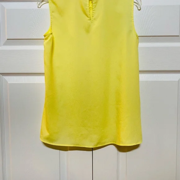 CUTE CALVIN KLEIN YELLOW RUFFED NECK TOP YOU ARE GOING TO LOVE. LIKE NEW & CUTE. - Picture 9 of 12